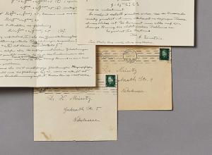 The Einstein letters and envelopes