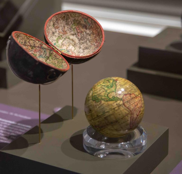 Miniature globes