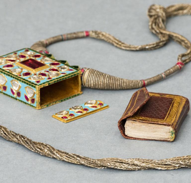 Enameled gold locket with miniature Quran, c.1700. 