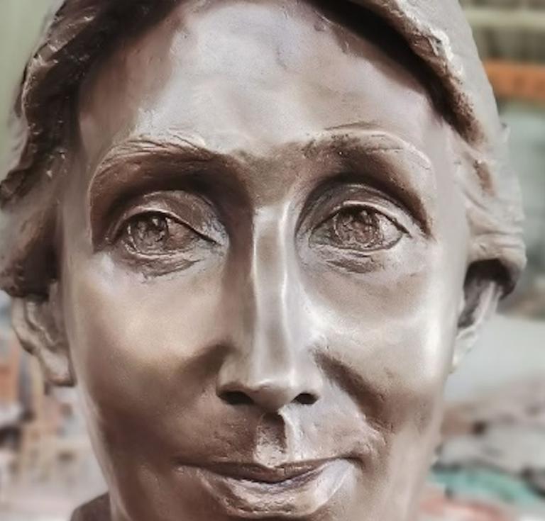 viriginia woolf statue