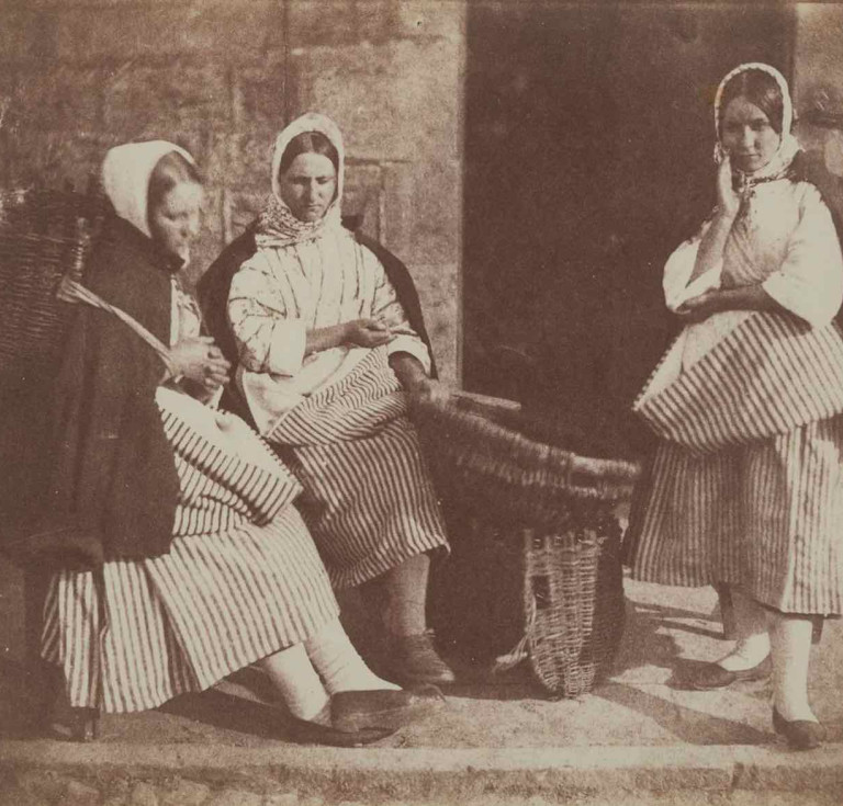 Hill and Adamson, Three Fisherwomen At Newhaven, 1843 to 1847, salt print