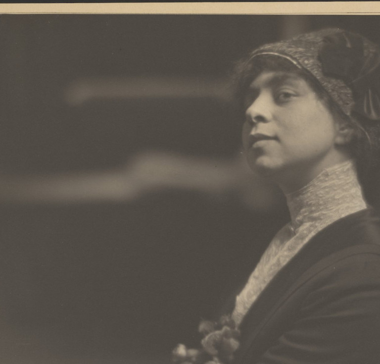 Clarence H. White (1871–1925) portrait of Belle da Costa Greene, 1911. 